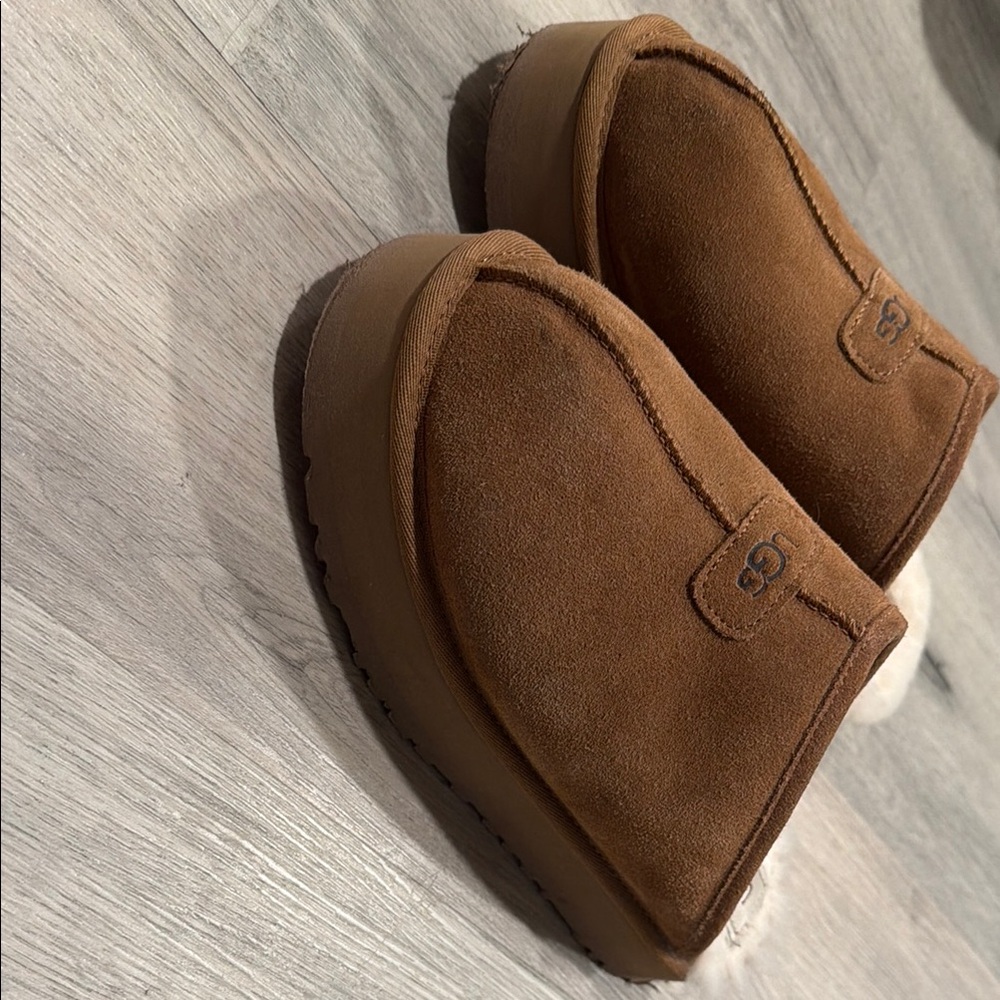 Ugg platform slipper